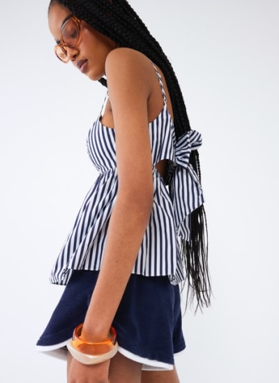 Cami & Sleeveless Tops
